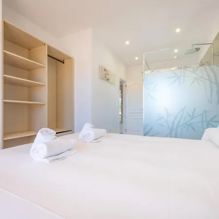 Cronos - Plusholidays Ifach