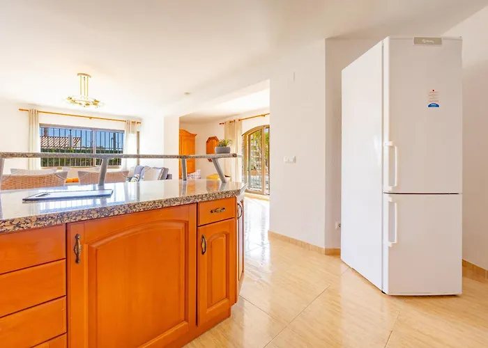 Вілла Cronos - Plusholidays *