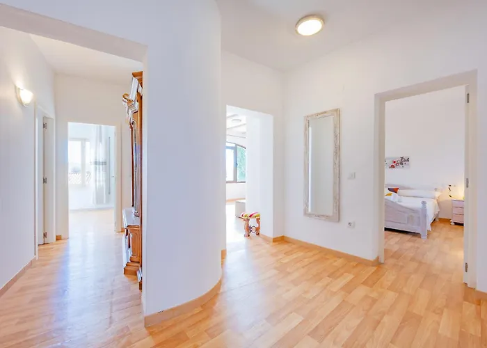 Cronos - Plusholidays