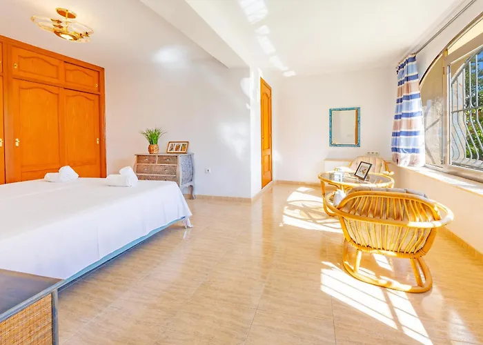 Cronos - Plusholidays *