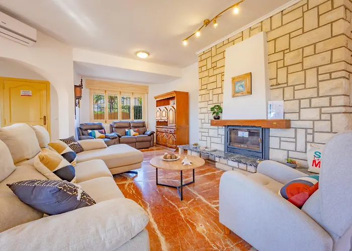 Cronos - Plusholidays * Ifach